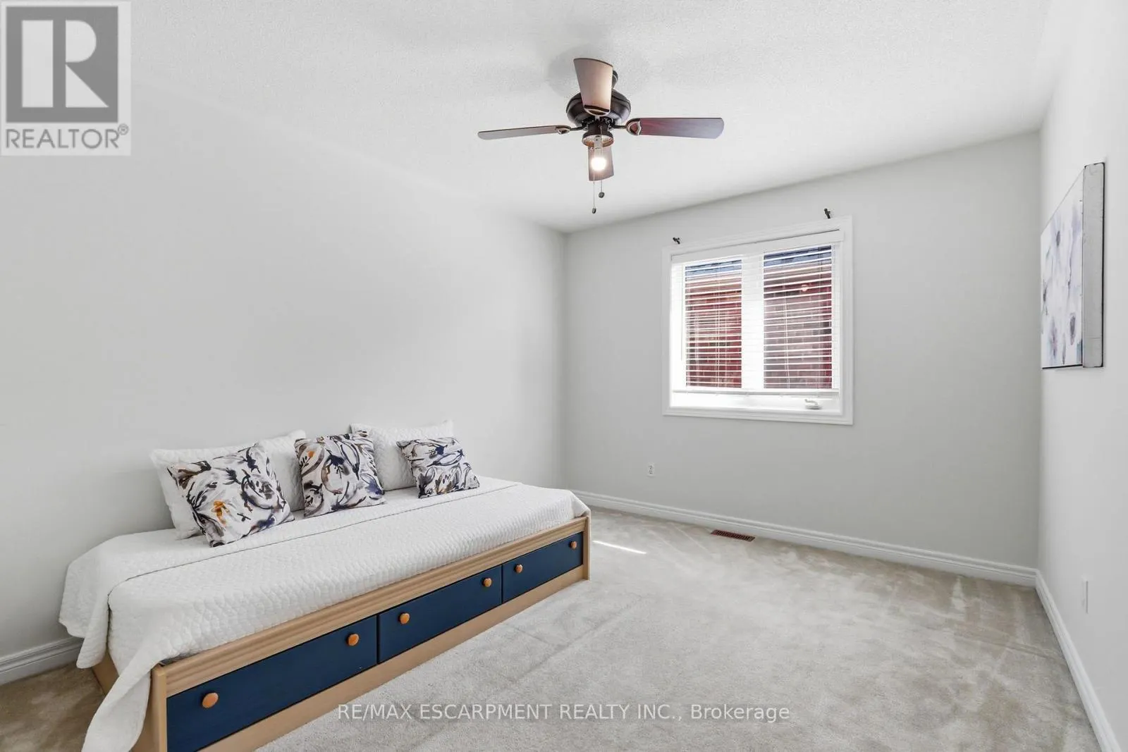 2241 GLAZEBROOK CIRCLE