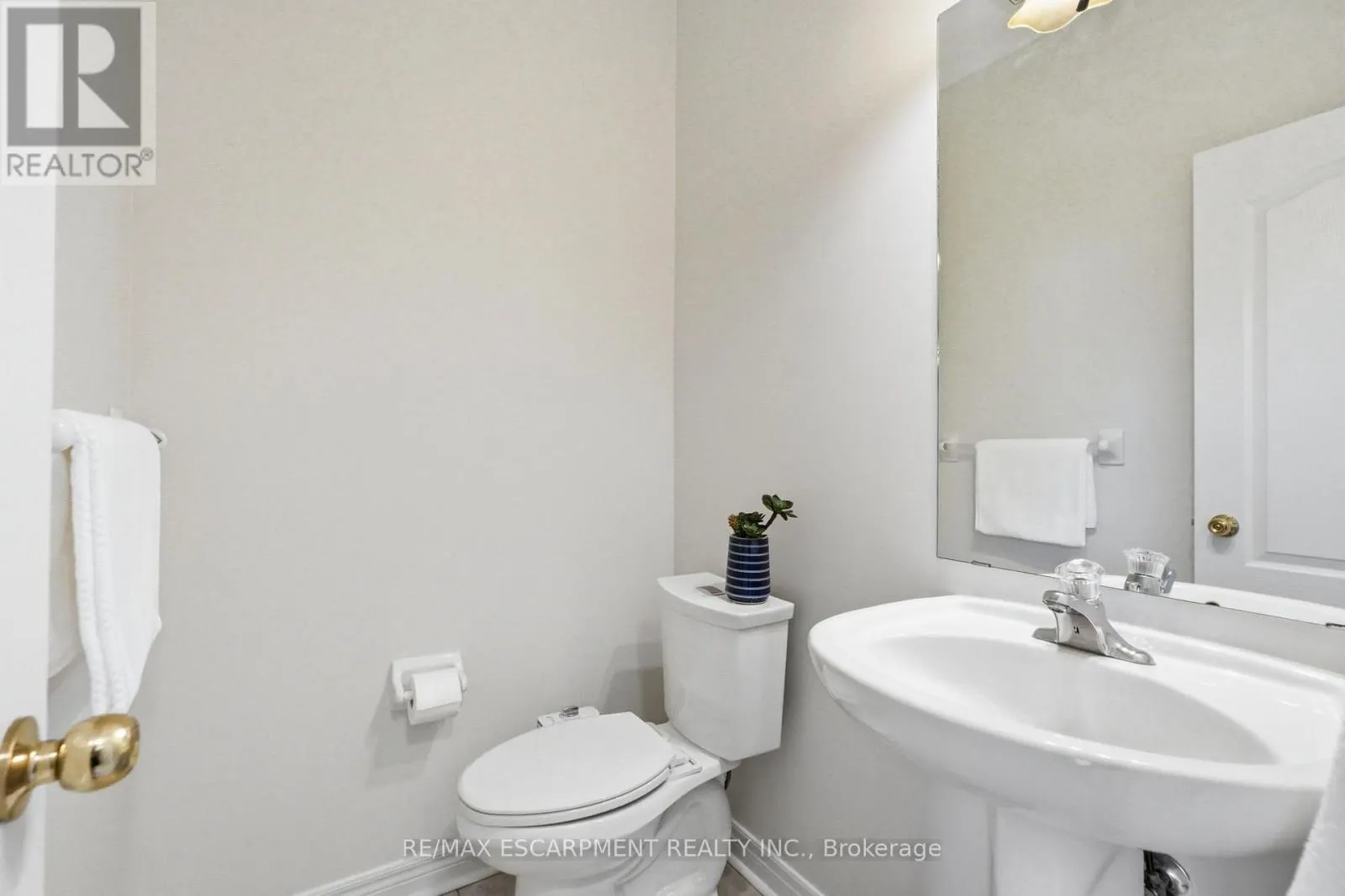 2241 GLAZEBROOK CIRCLE