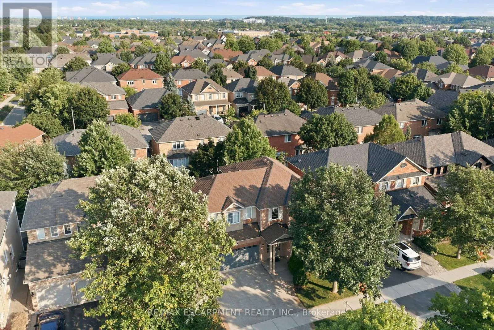 2241 GLAZEBROOK CIRCLE