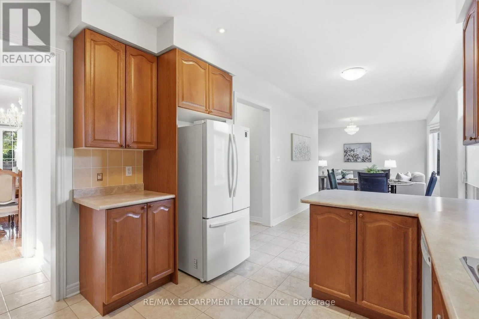 2241 GLAZEBROOK CIRCLE