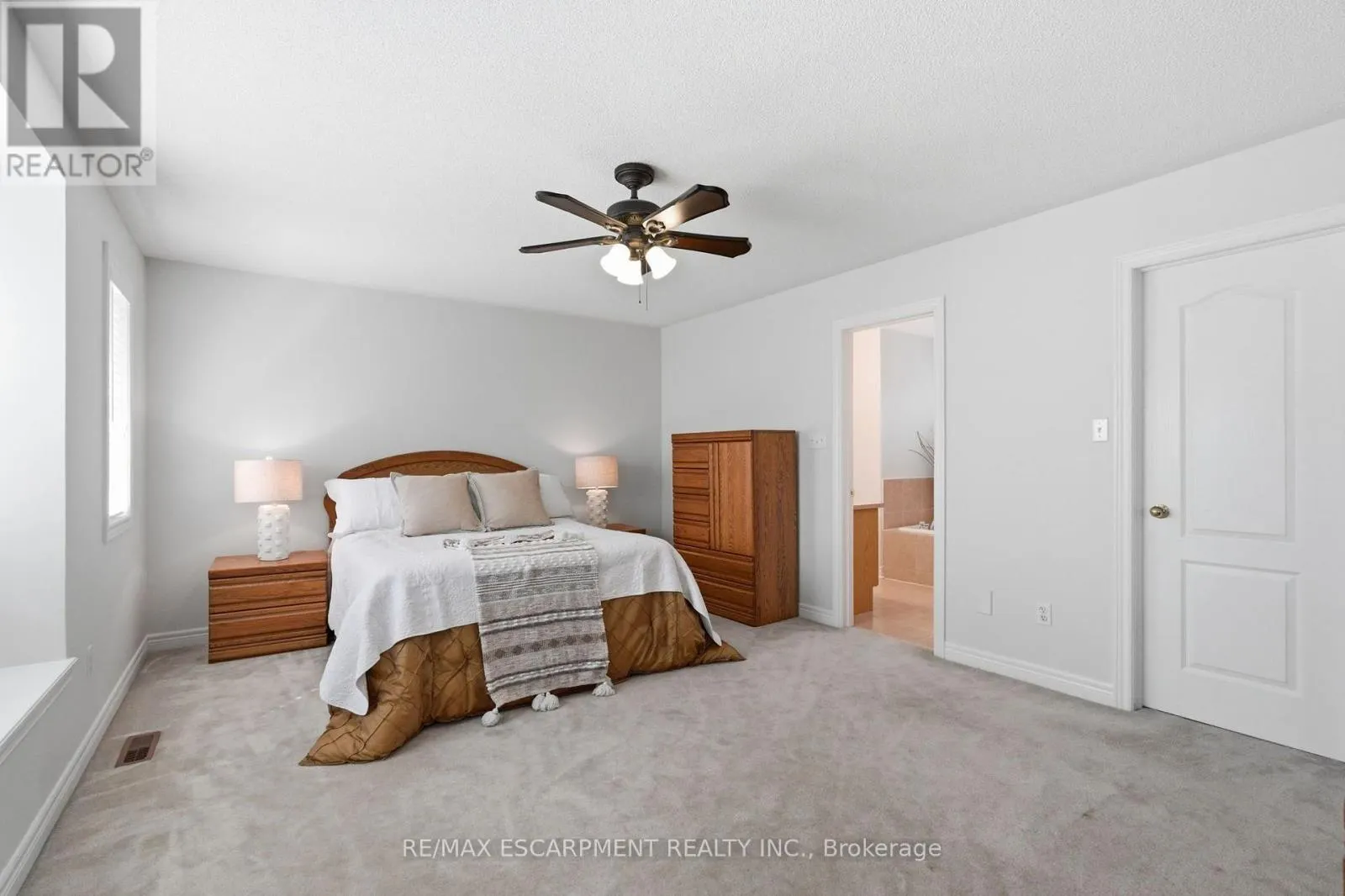 2241 GLAZEBROOK CIRCLE