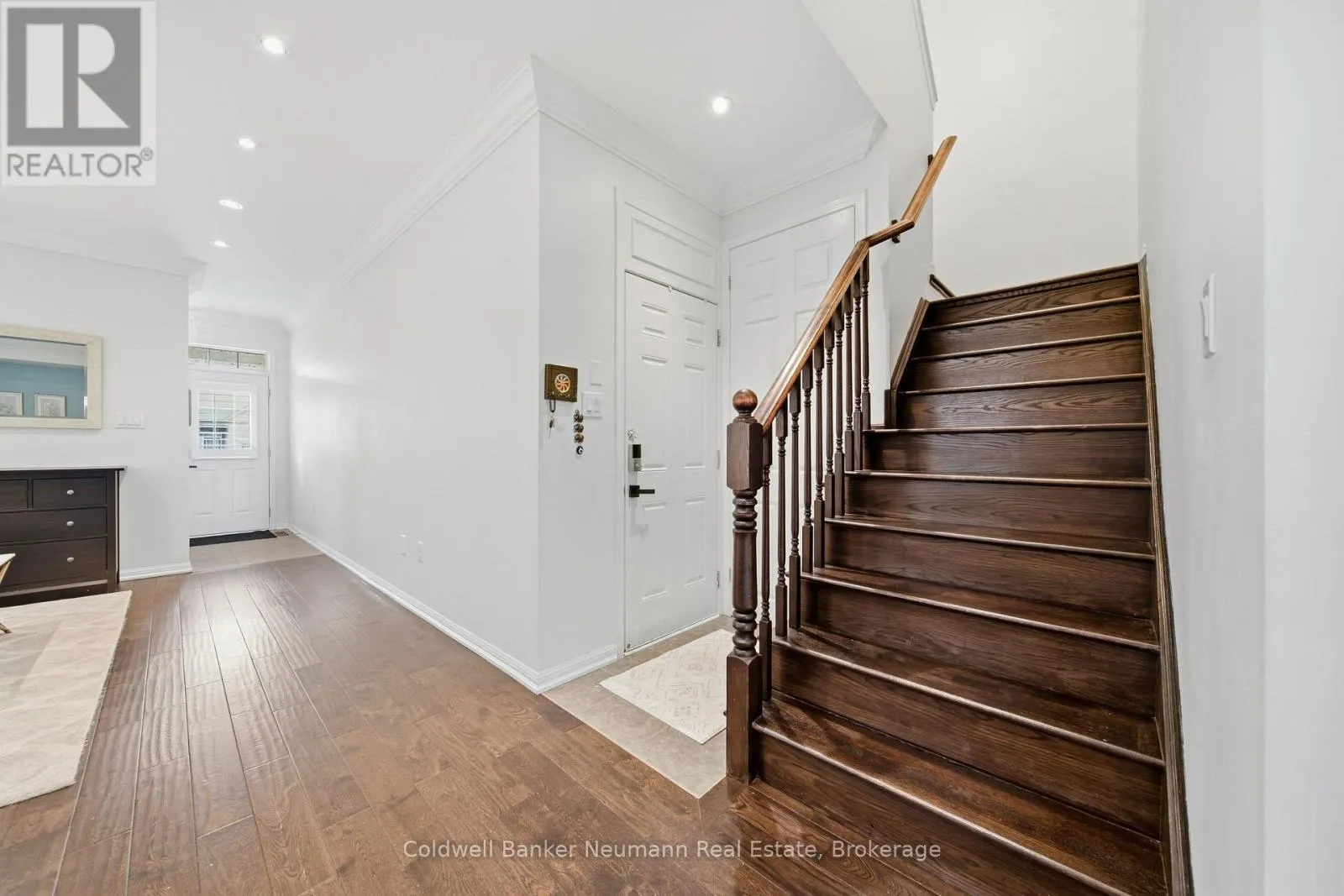 909 FARMSTEAD DRIVE