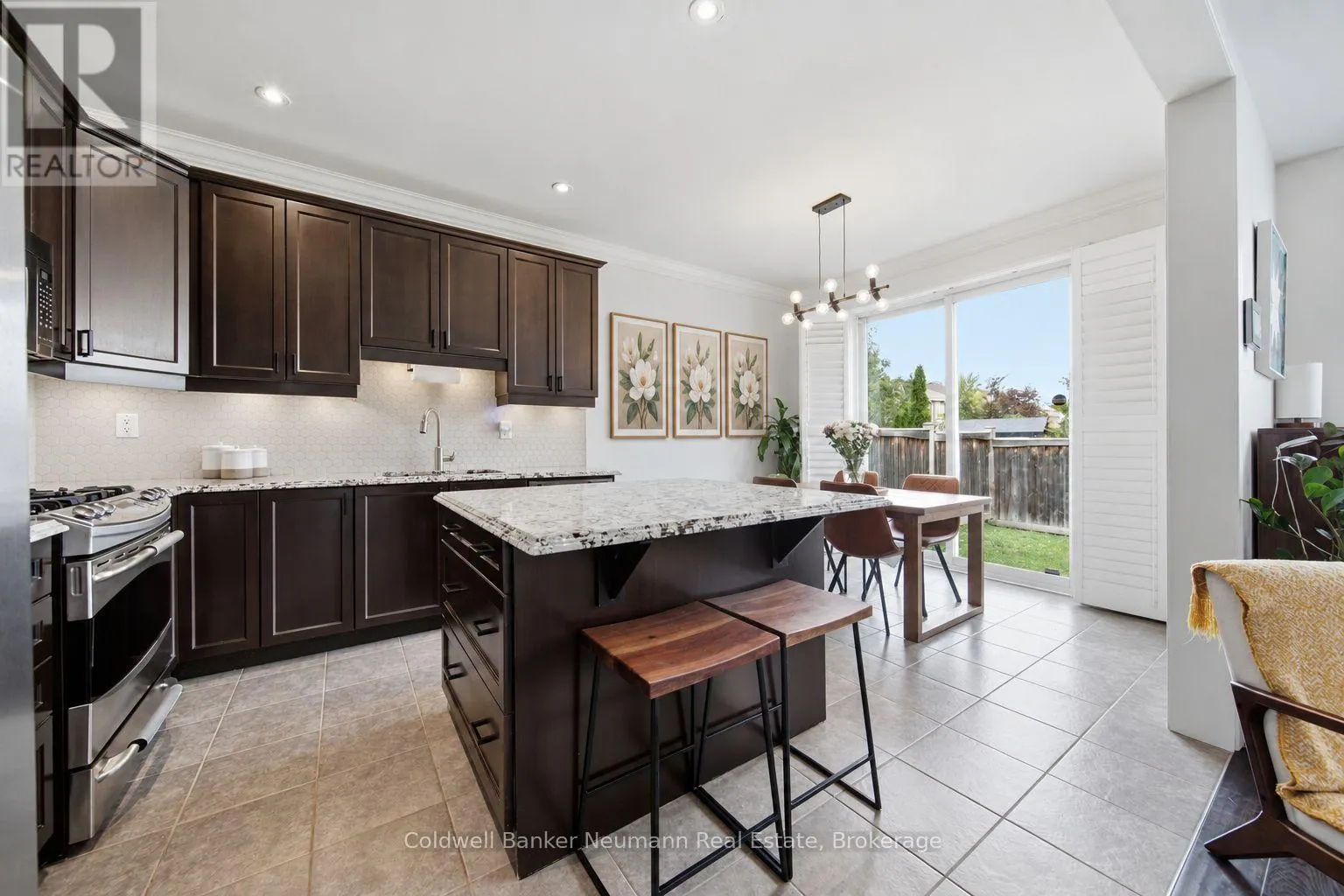 909 FARMSTEAD DRIVE