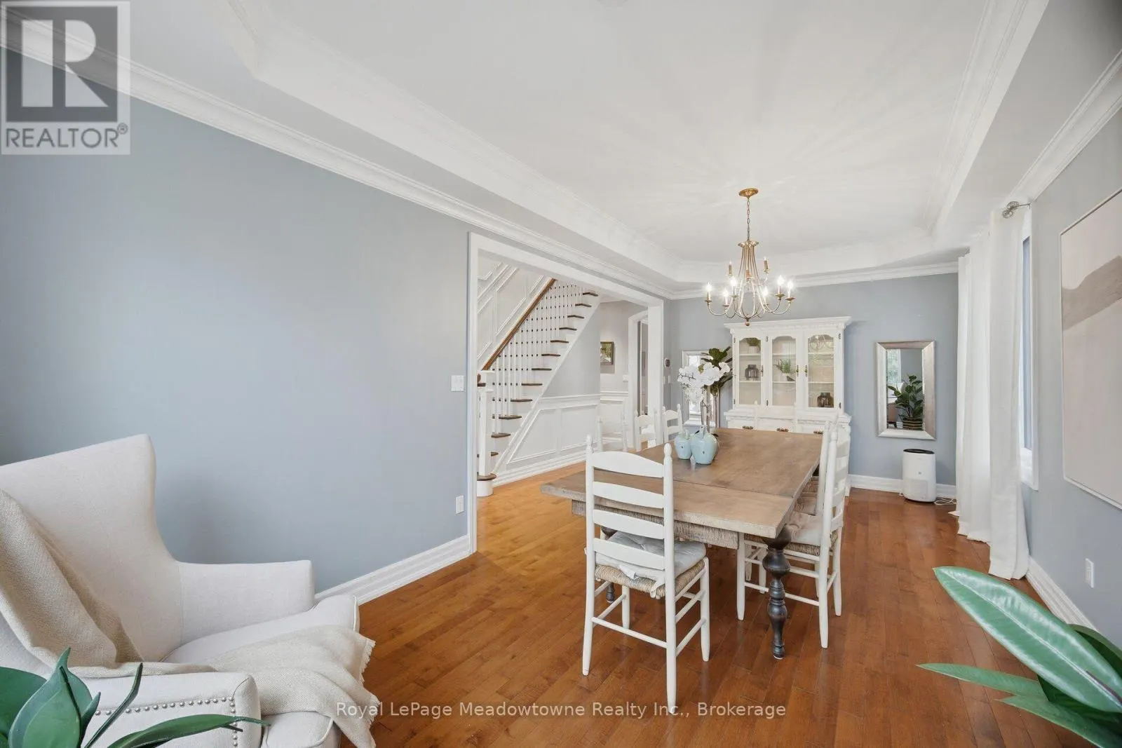 954 LANCASTER BOULEVARD