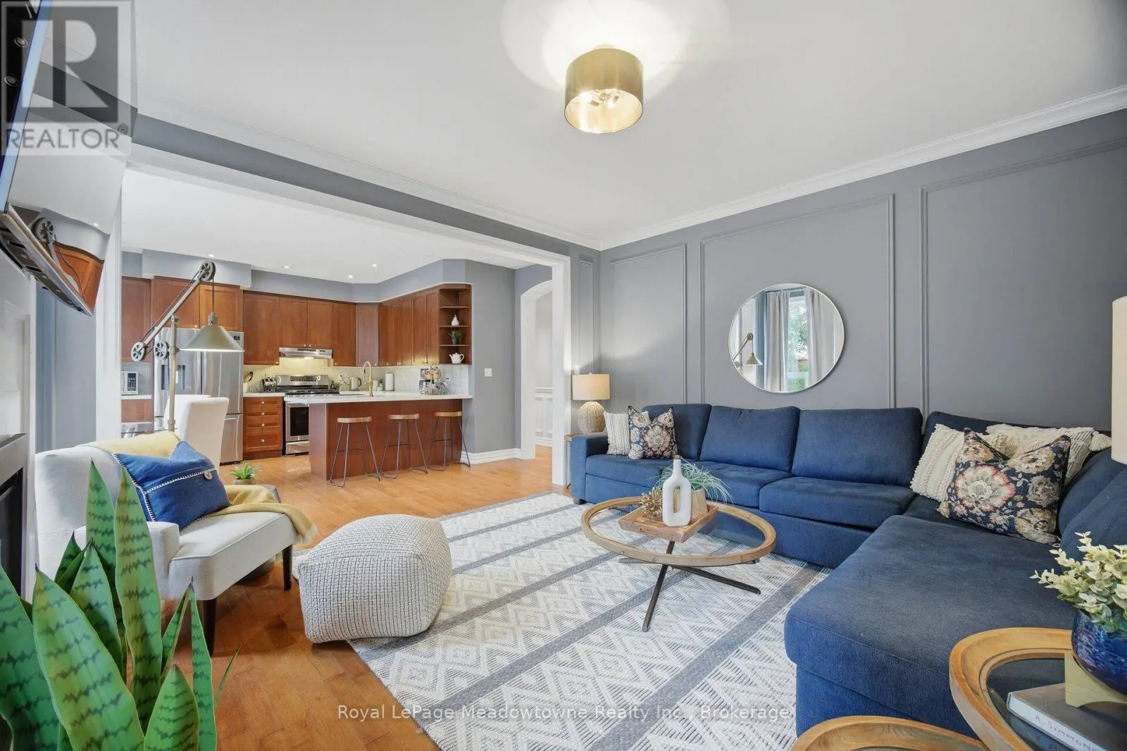 954 LANCASTER BOULEVARD