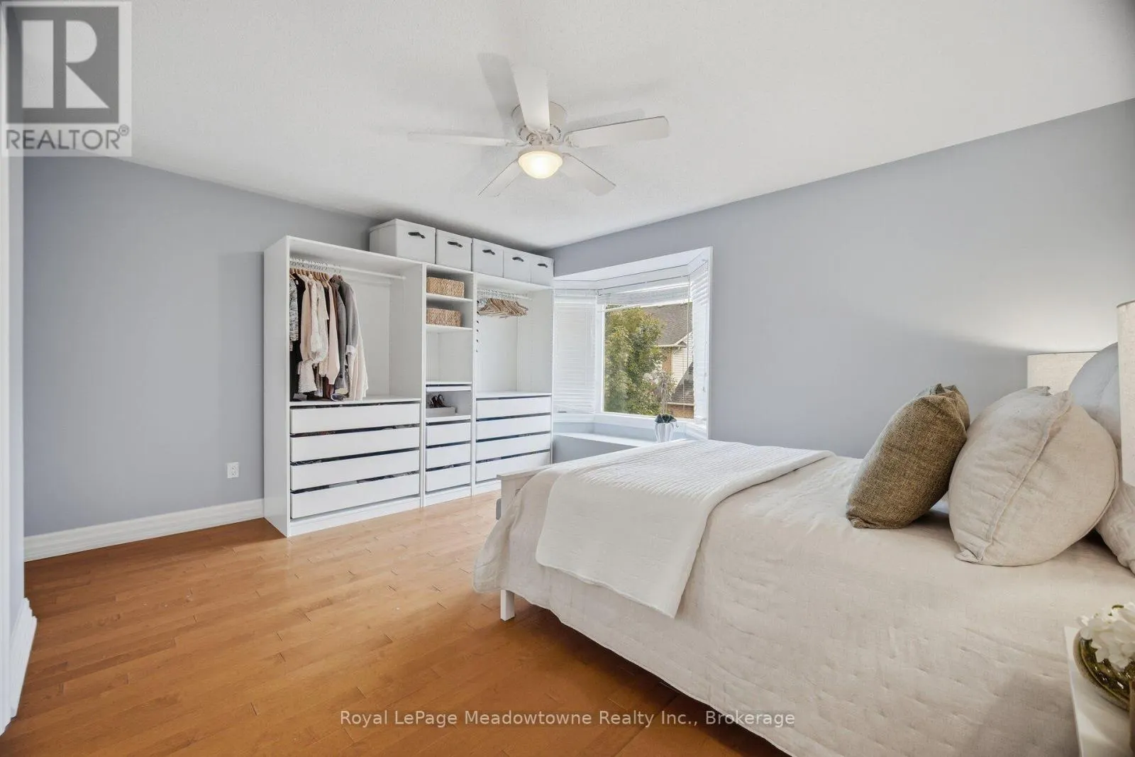 954 LANCASTER BOULEVARD
