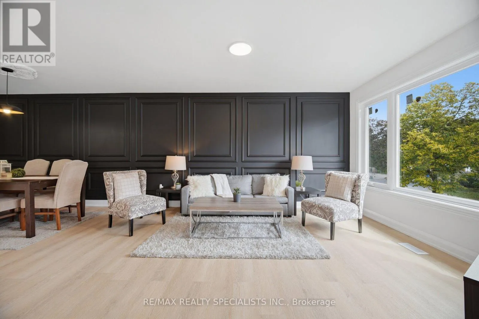 565 HAYWARD CRESCENT