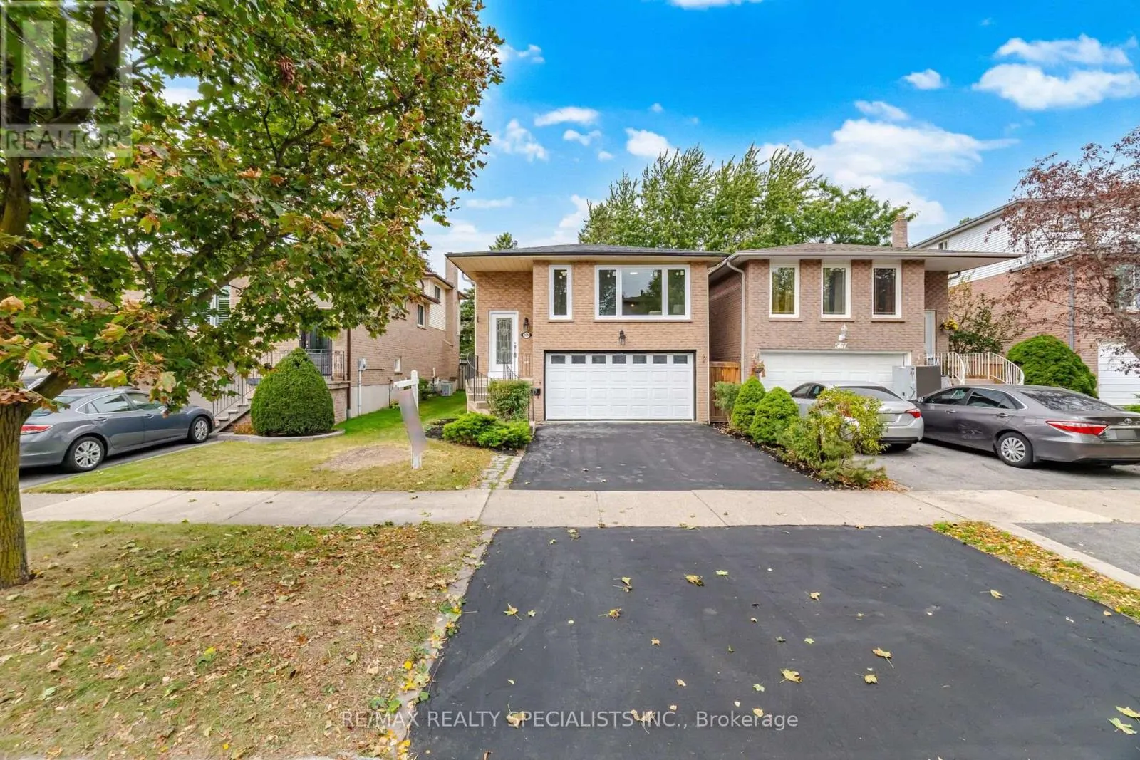 565 HAYWARD CRESCENT
