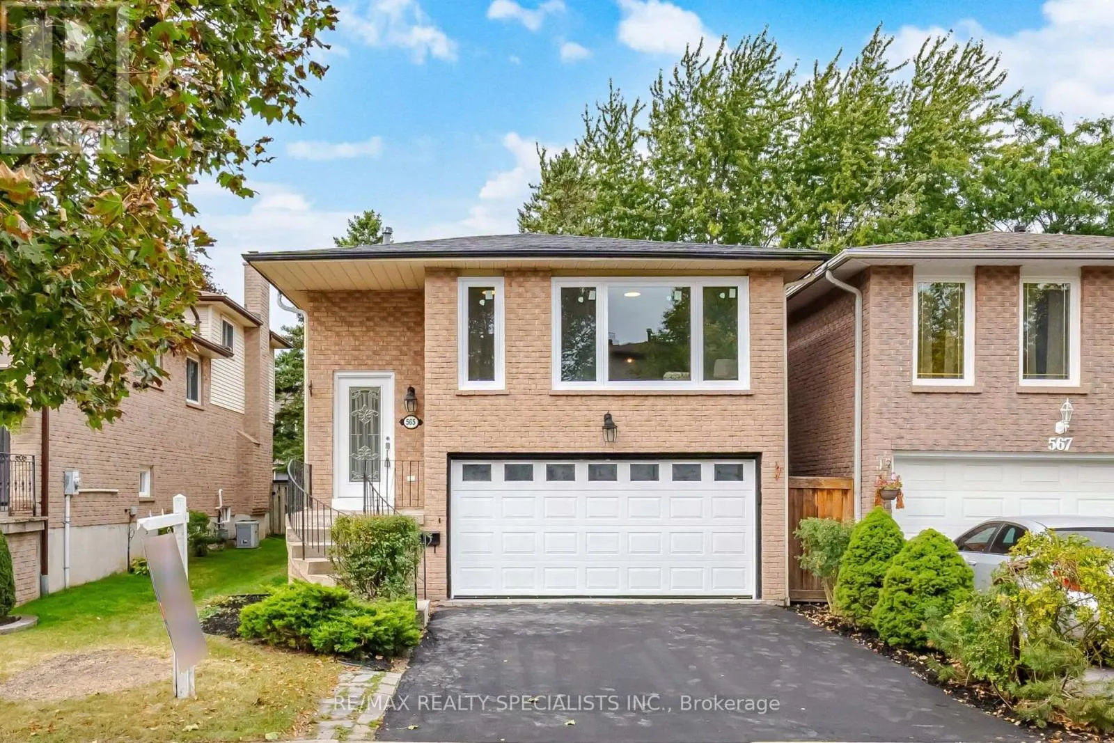 565 HAYWARD CRESCENT