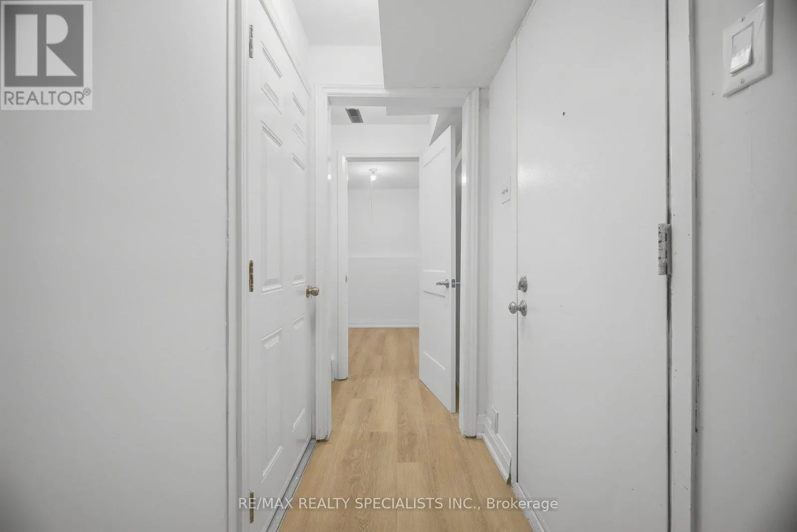 565 HAYWARD CRESCENT