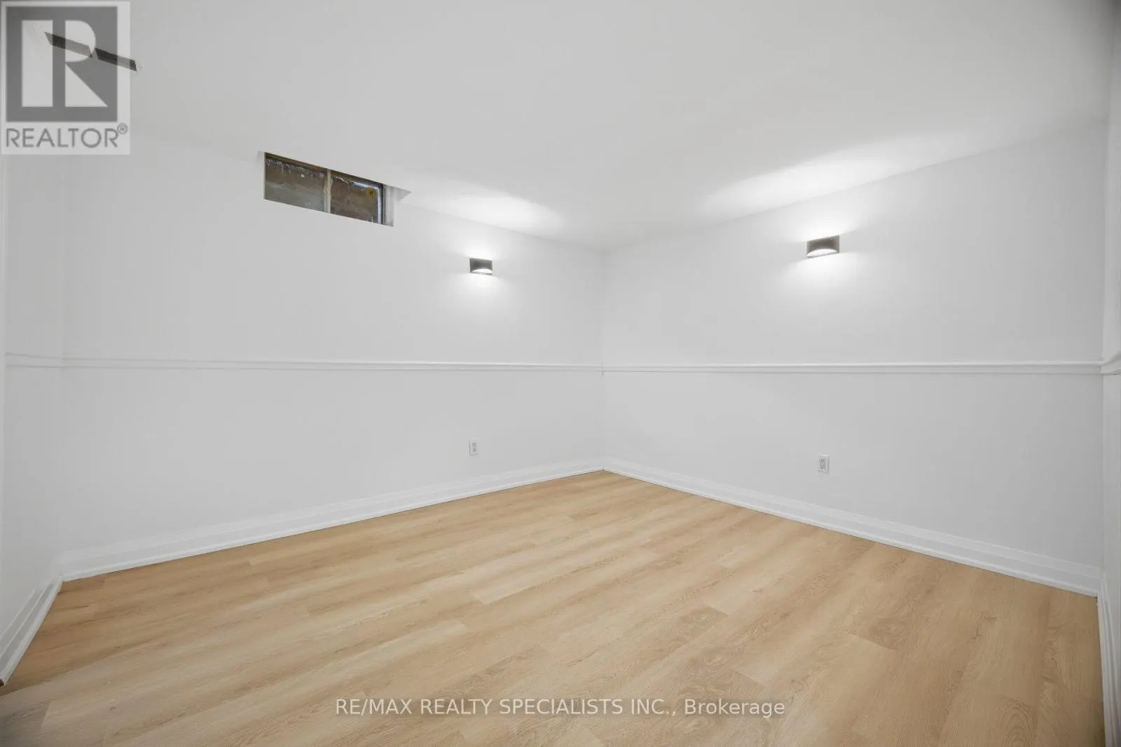 565 HAYWARD CRESCENT