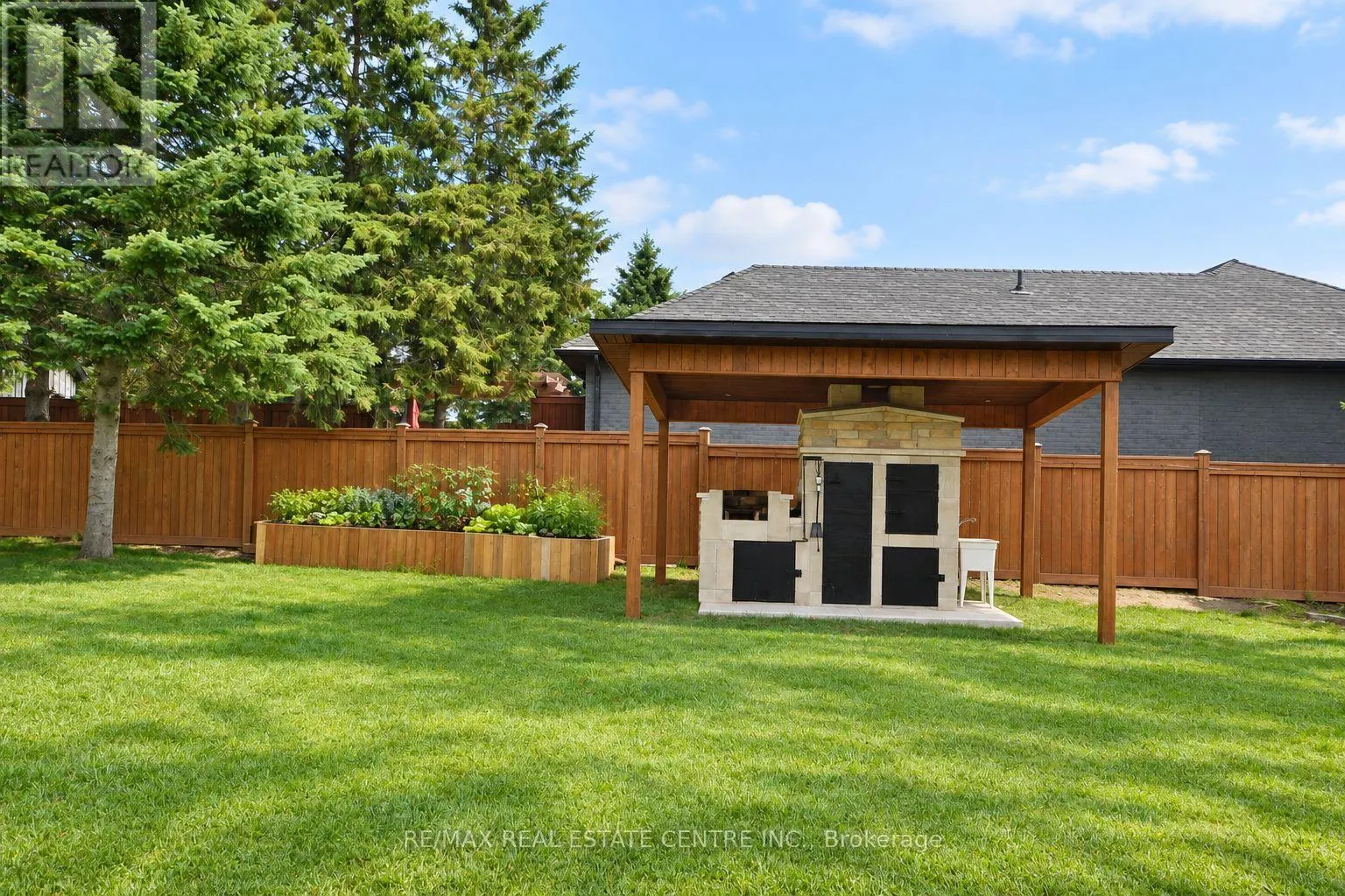 8 KEVINWOOD DRIVE