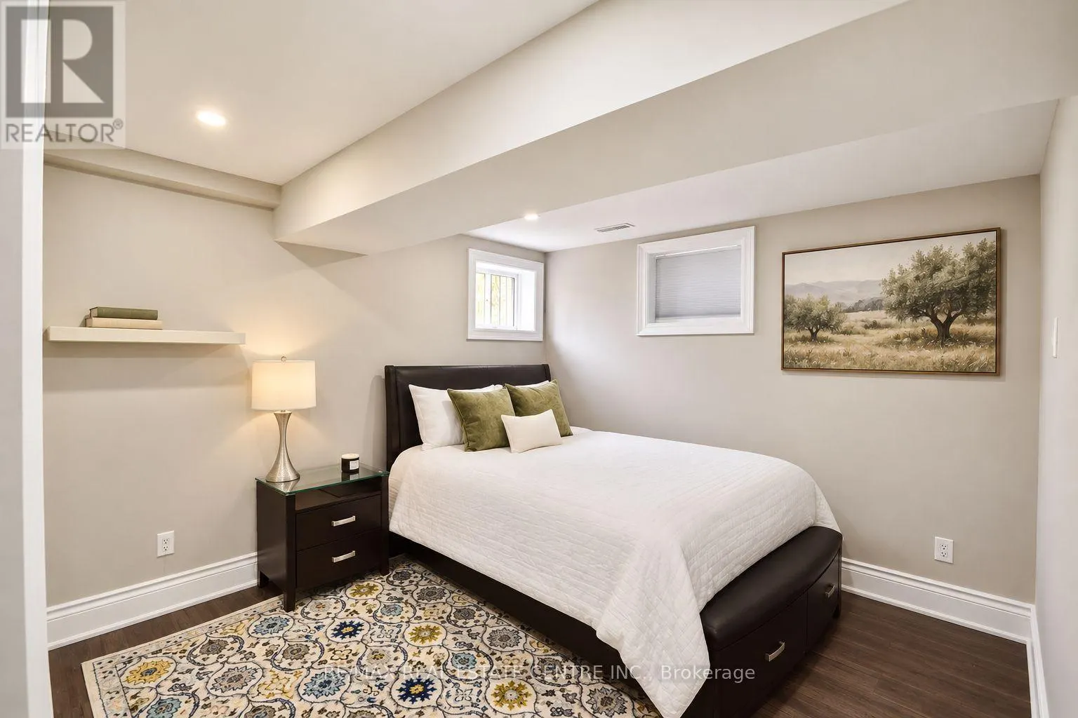 8 KEVINWOOD DRIVE