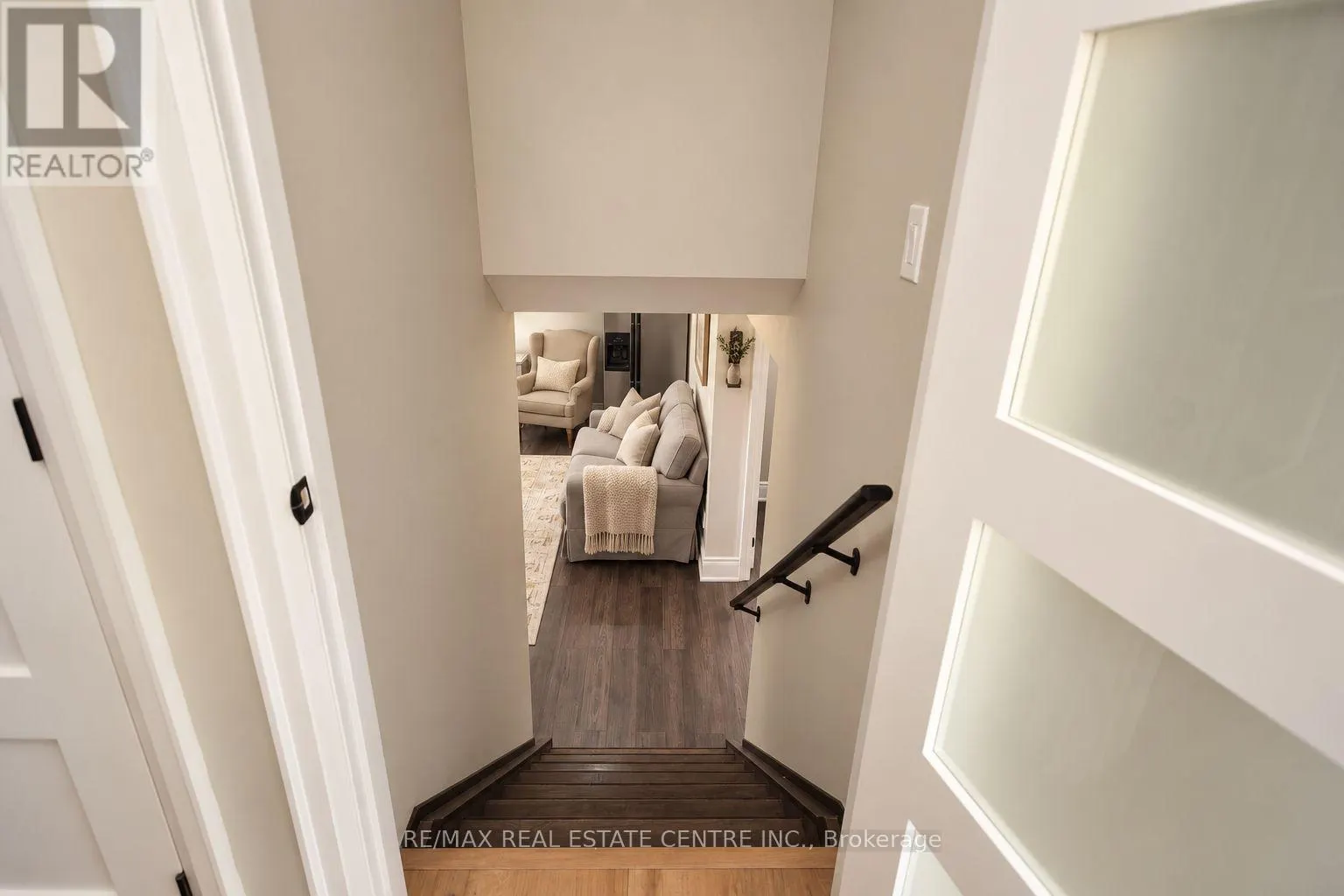 8 KEVINWOOD DRIVE