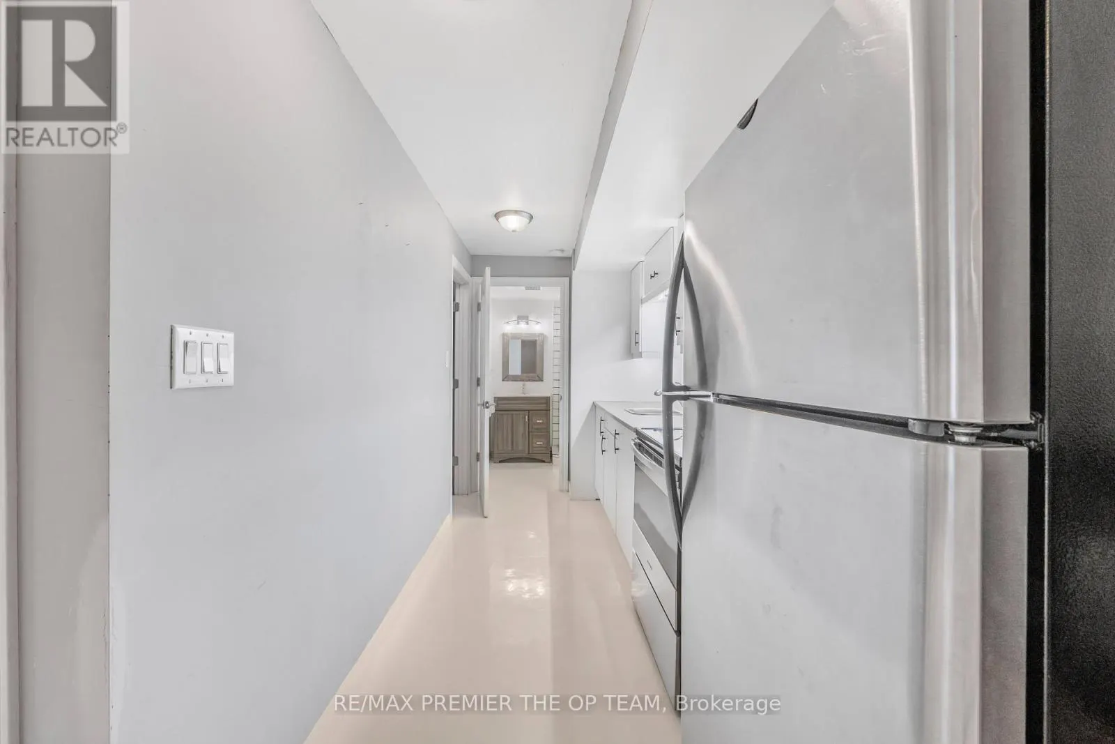 LOWER - 223 LANDSBRIDGE STREET