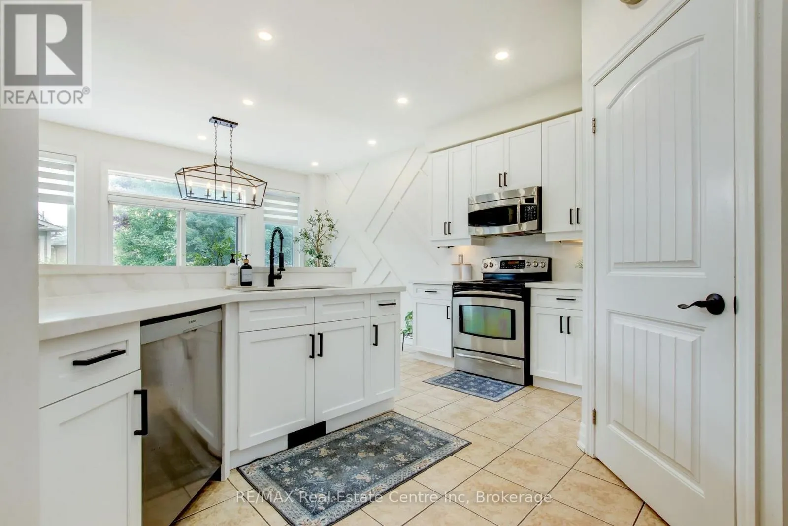 52 BARDOE CRESCENT