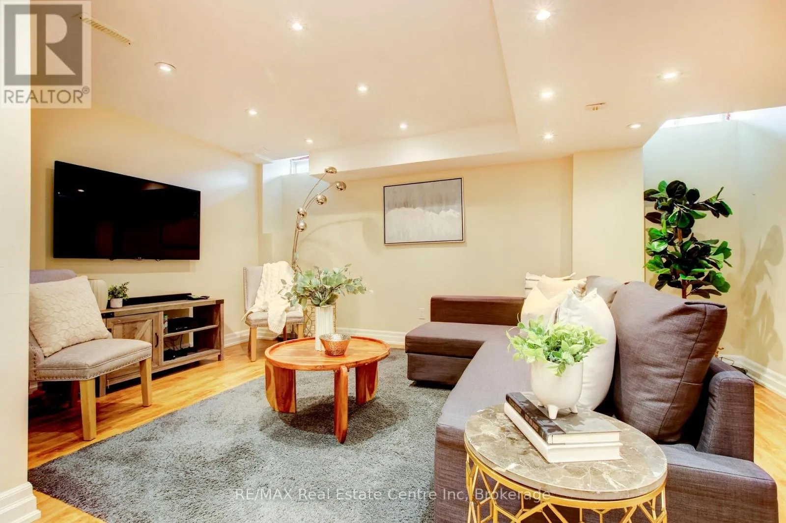 52 BARDOE CRESCENT
