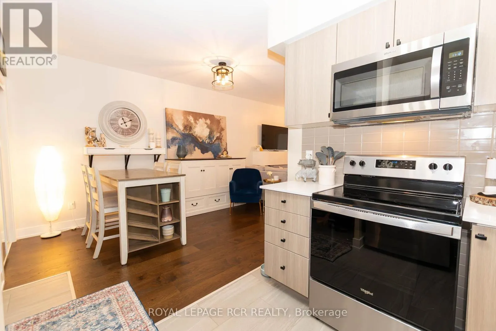 309 - 310 BROADWAY AVENUE