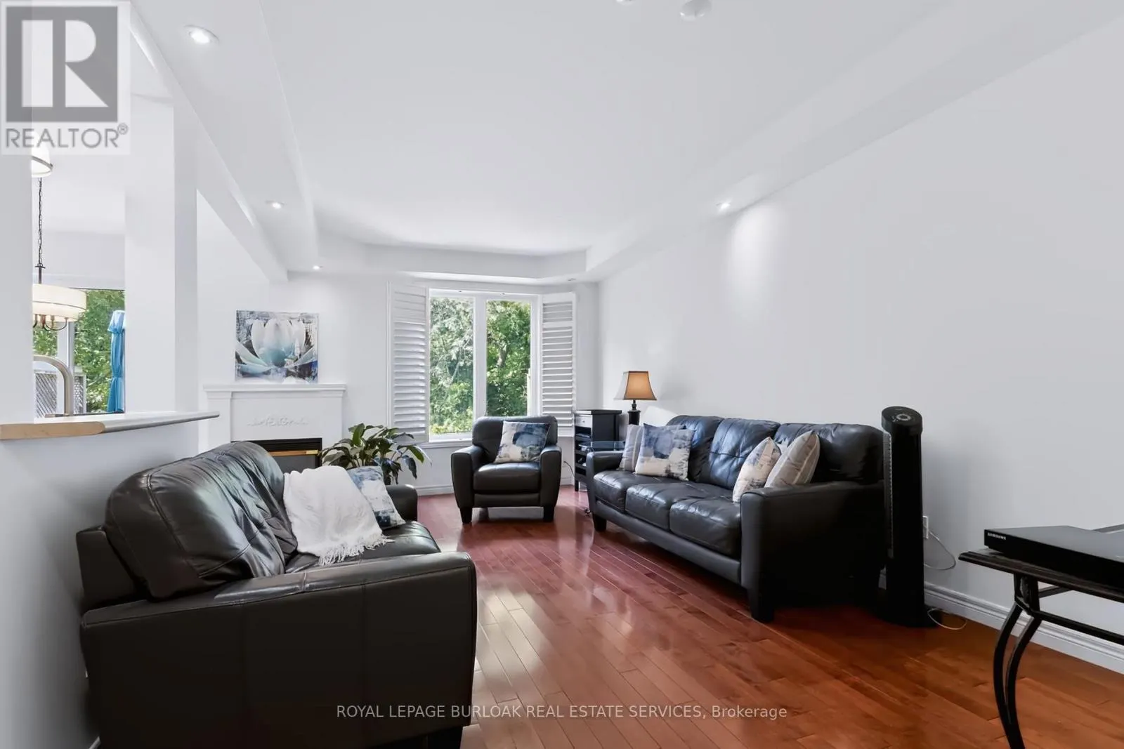 11 - 5151 UPPER MIDDLE ROAD