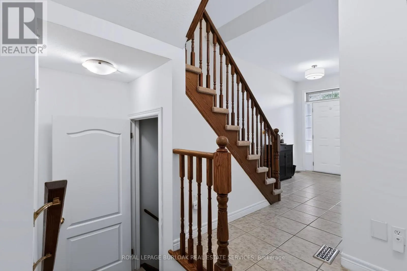 11 - 5151 UPPER MIDDLE ROAD