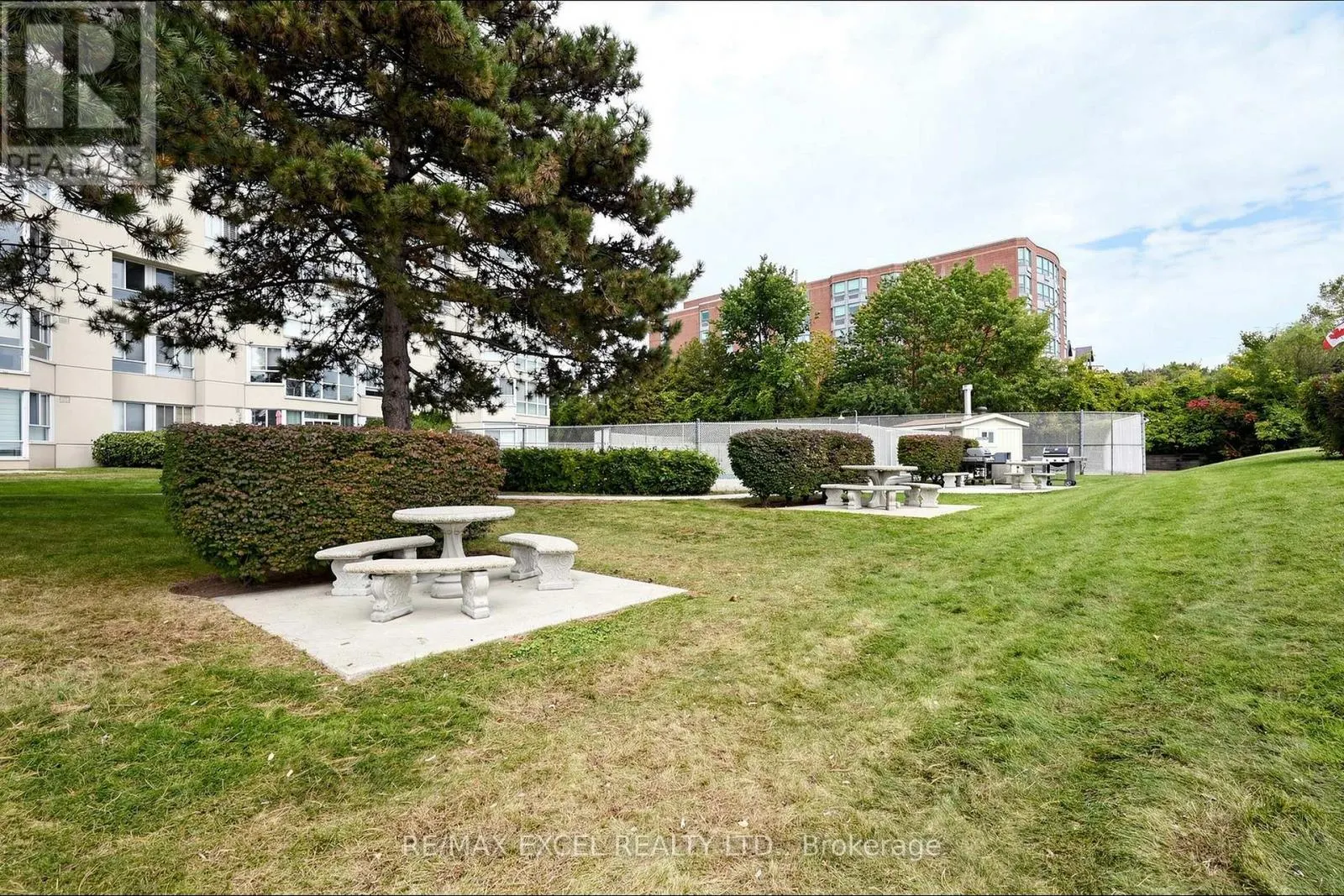 607 - 5280 LAKESHORE ROAD