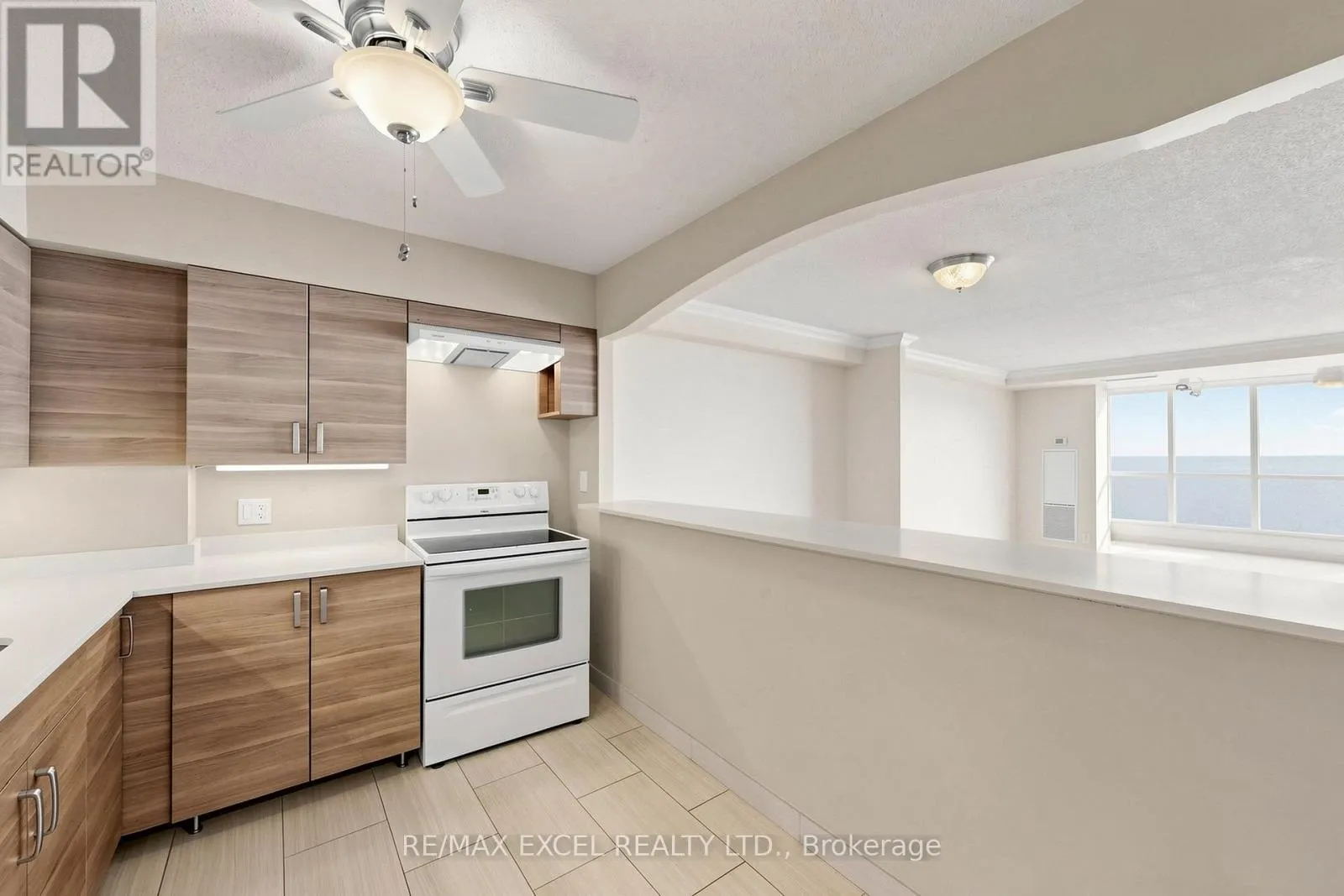 607 - 5280 LAKESHORE ROAD