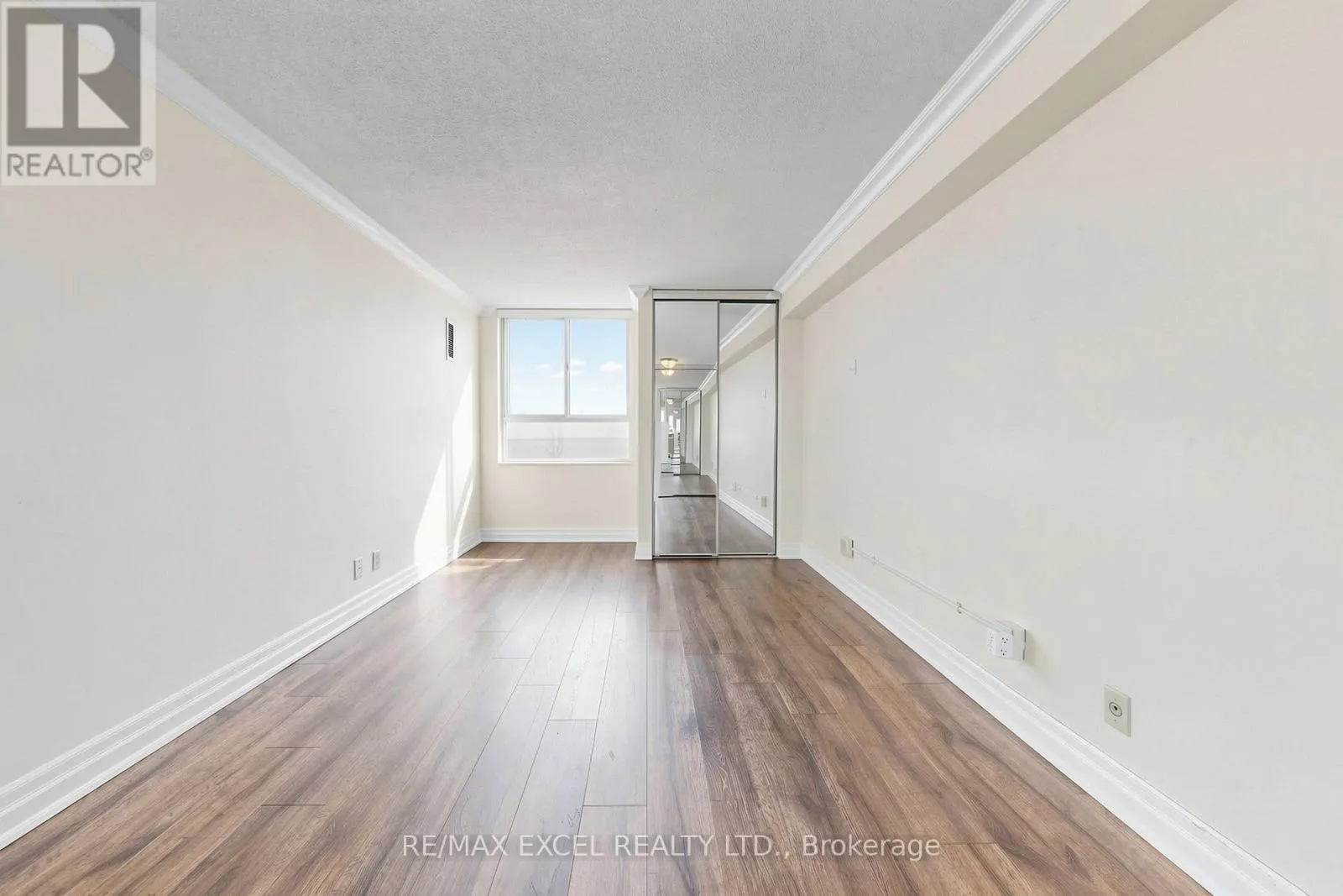 607 - 5280 LAKESHORE ROAD
