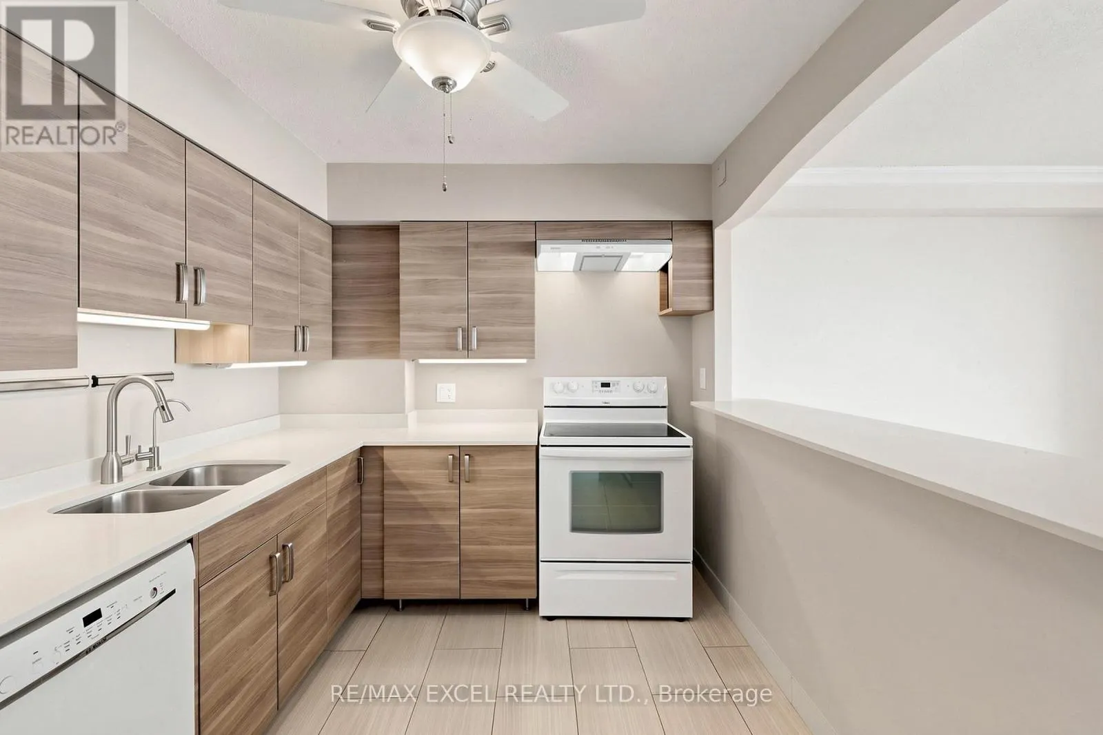 607 - 5280 LAKESHORE ROAD