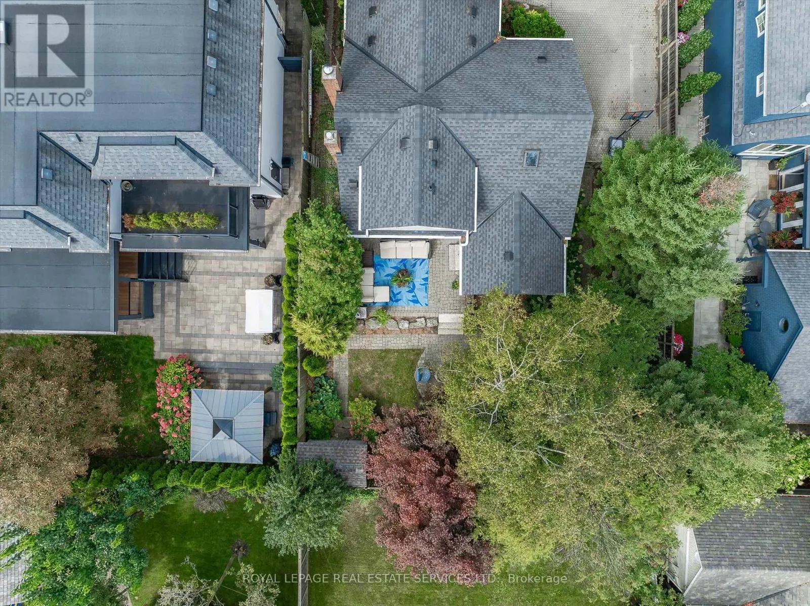 32 ANDERSON STREET