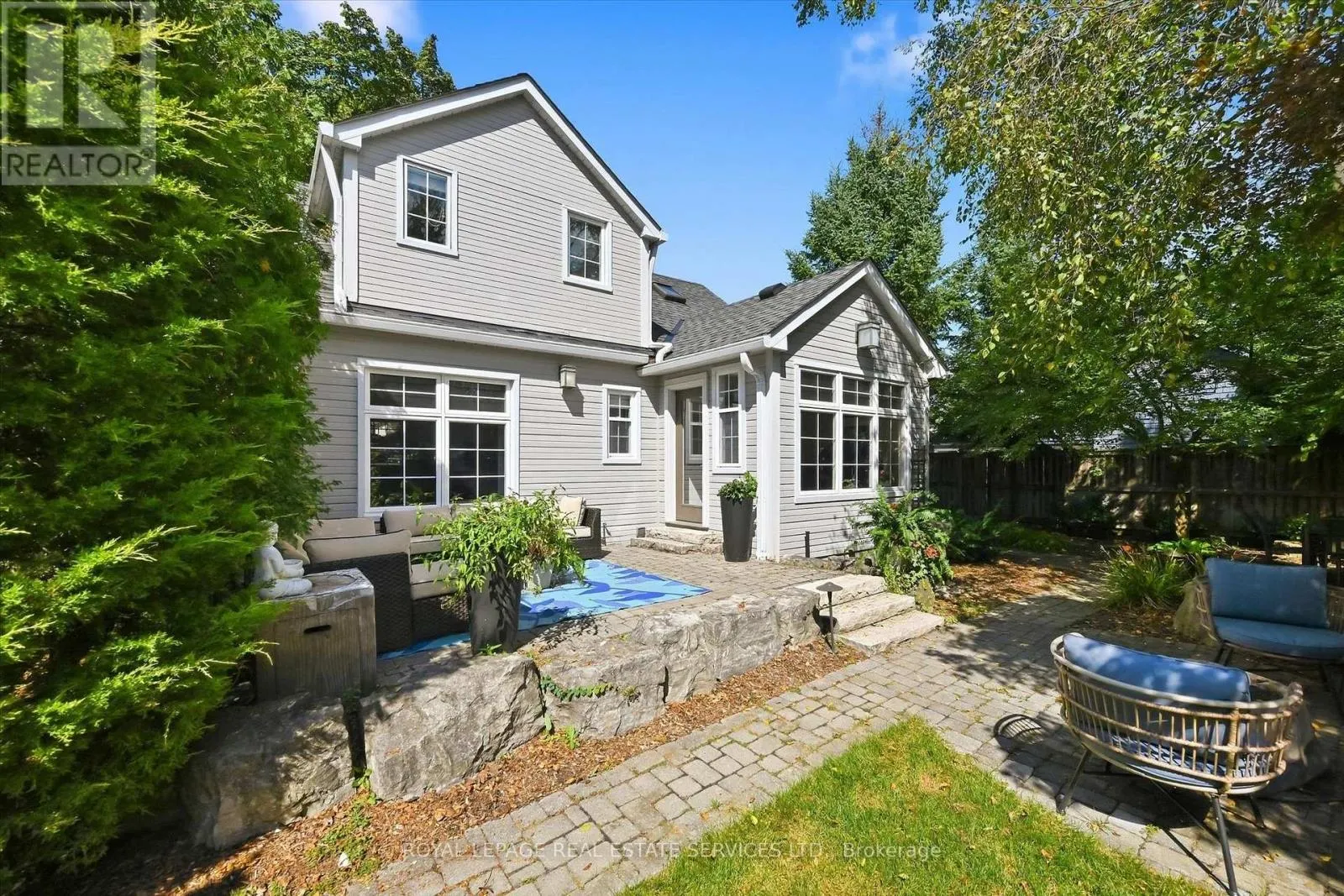 32 ANDERSON STREET