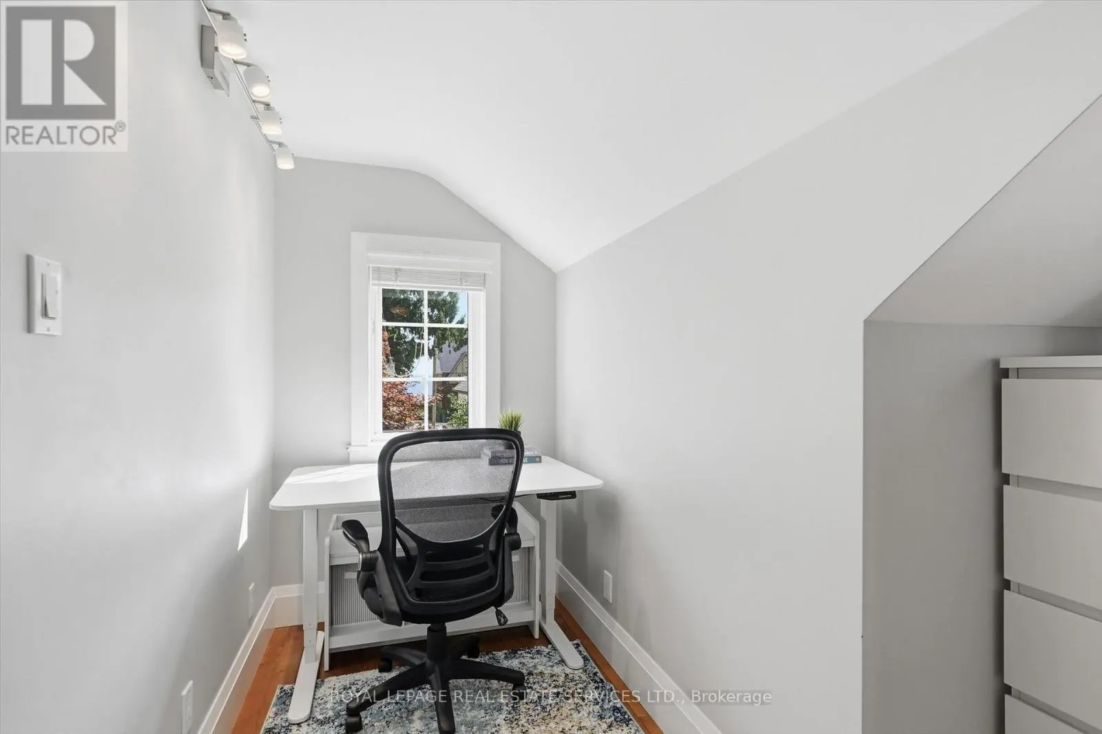 32 ANDERSON STREET