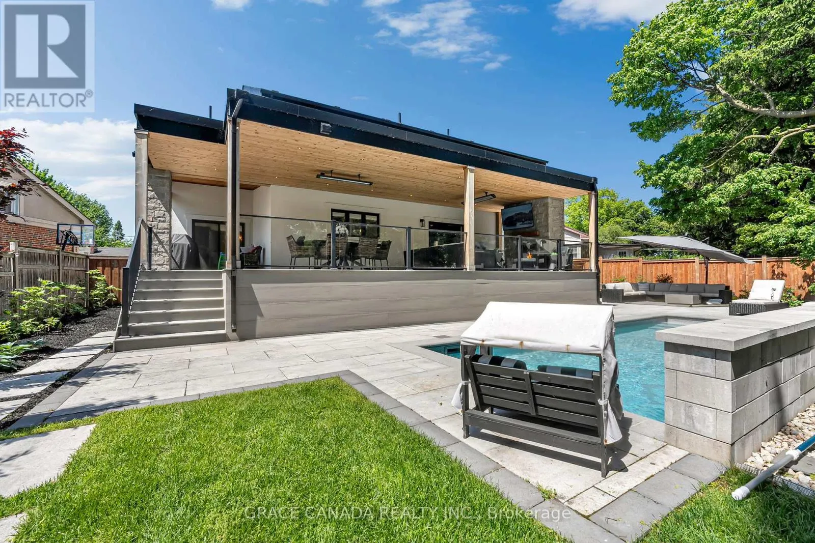 527 ONEIDA DRIVE