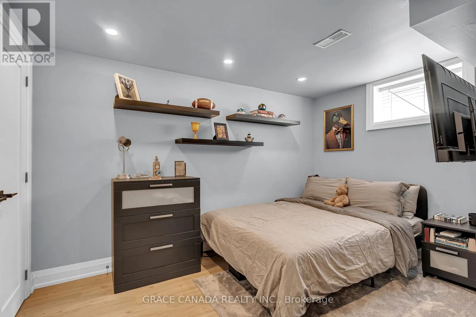 527 ONEIDA DRIVE