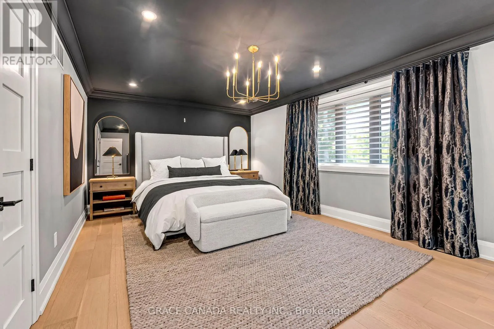 527 ONEIDA DRIVE