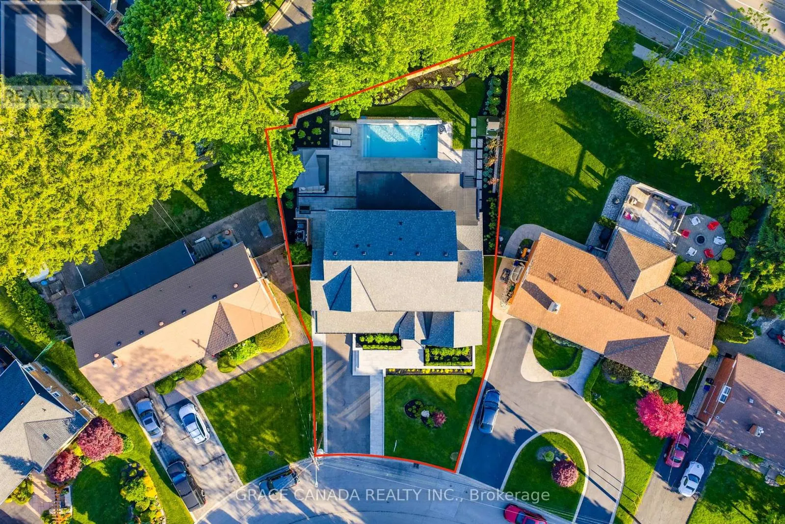527 ONEIDA DRIVE