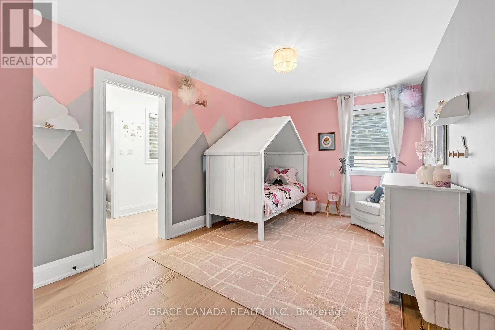 527 ONEIDA DRIVE