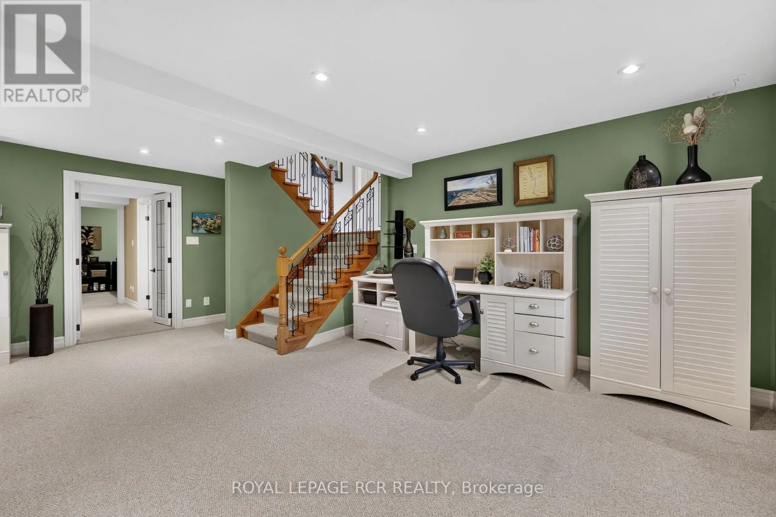 60 HOLMES DRIVE