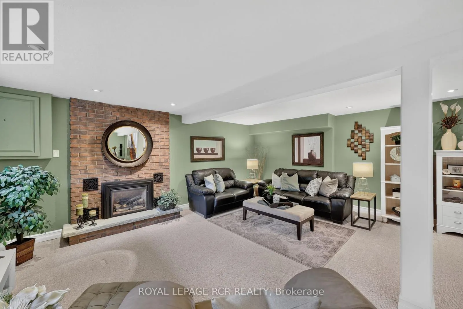 60 HOLMES DRIVE