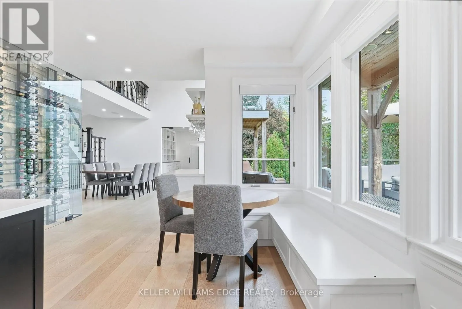 2376 8 SIDE ROAD