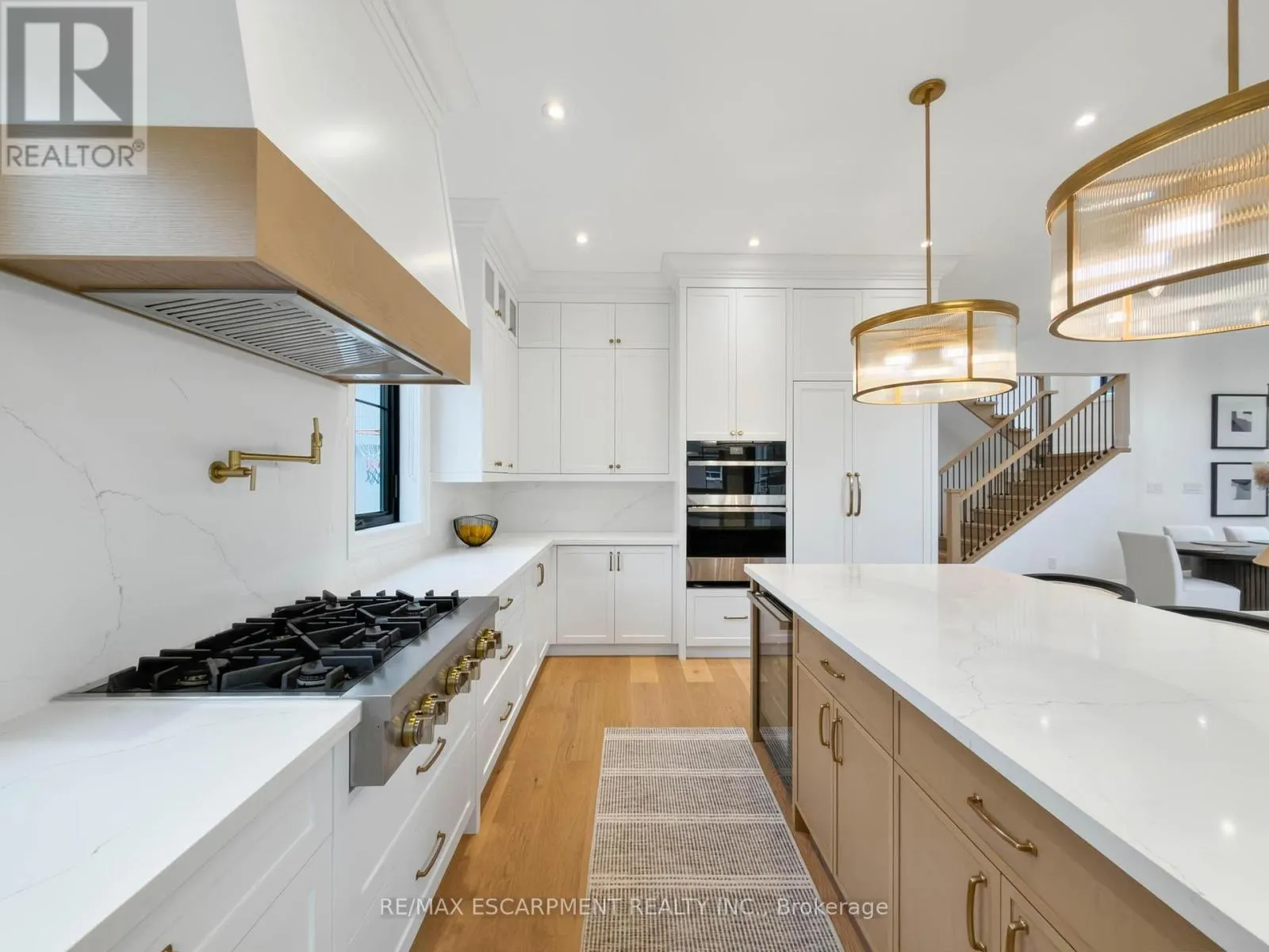 260 KENT CRESCENT