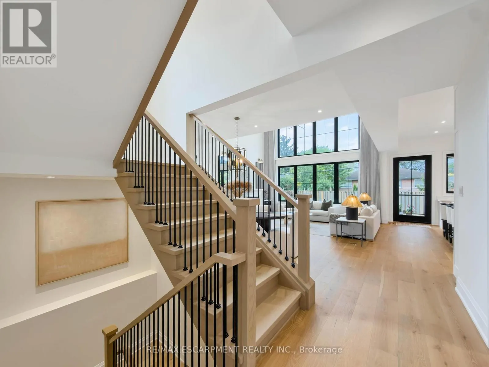 260 KENT CRESCENT
