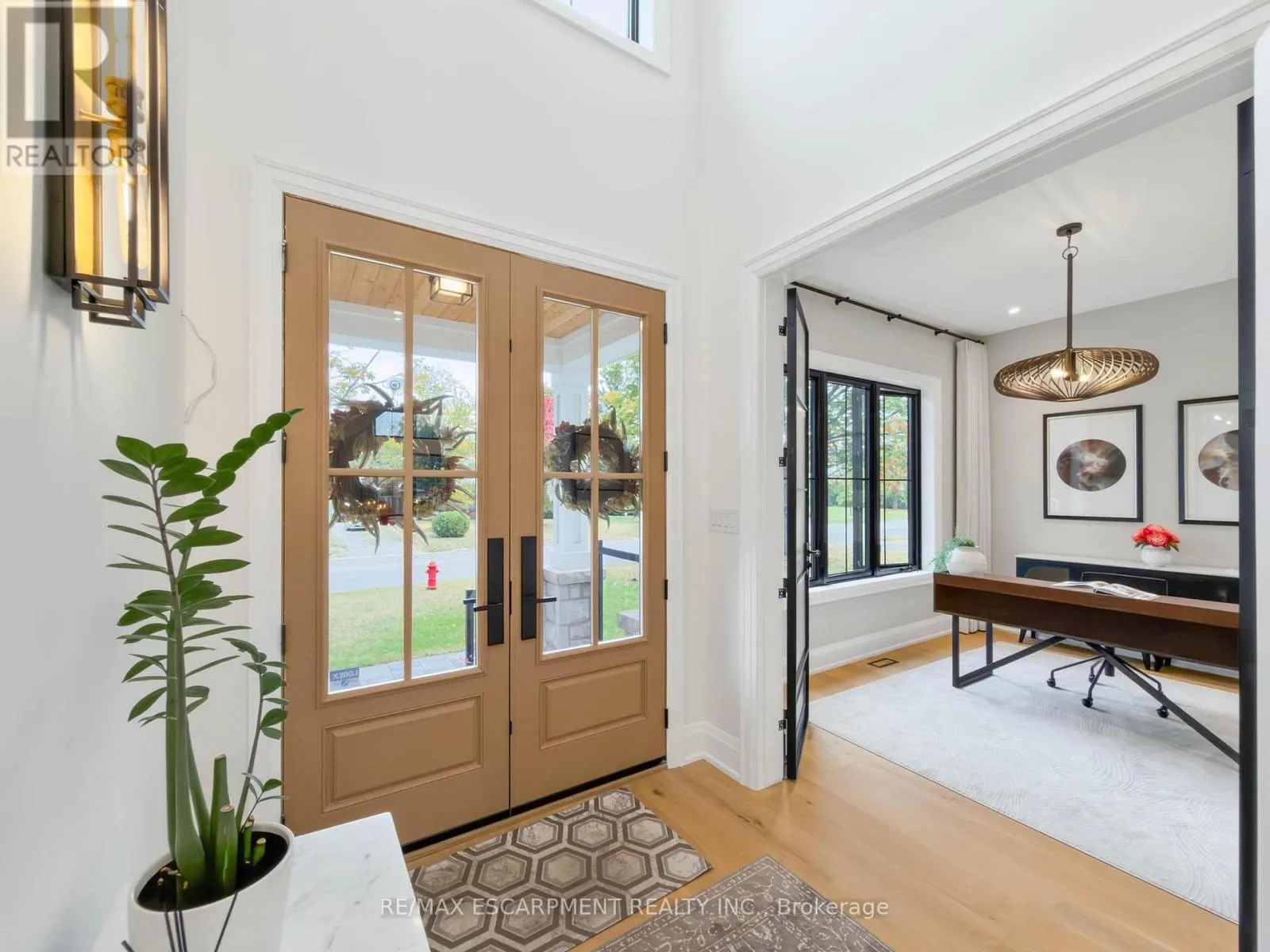 260 KENT CRESCENT