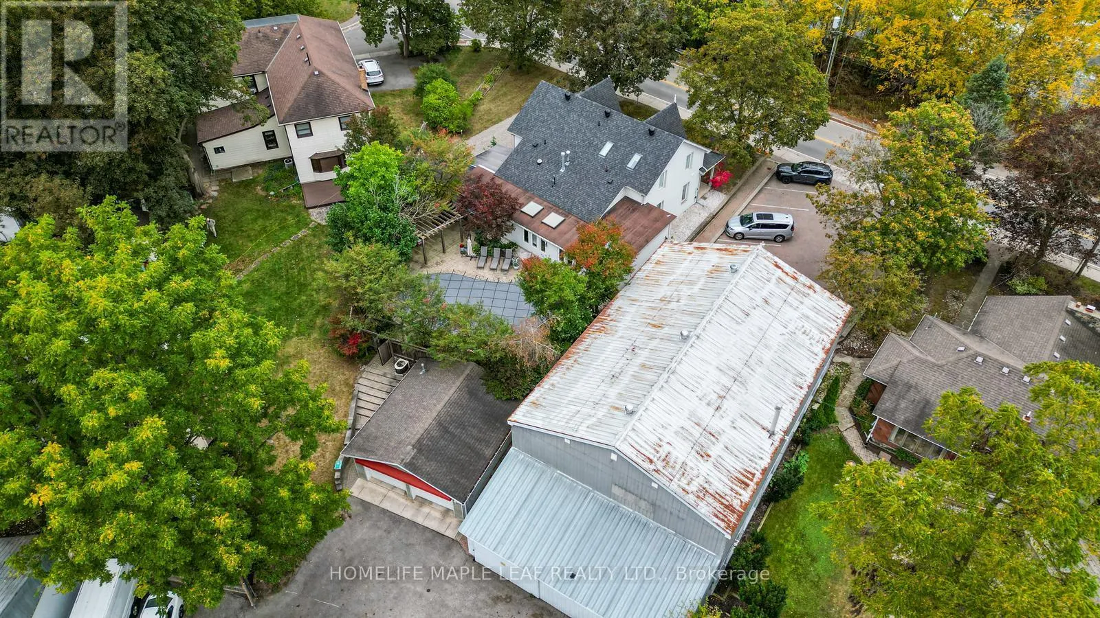 12 ADAMSON STREET N