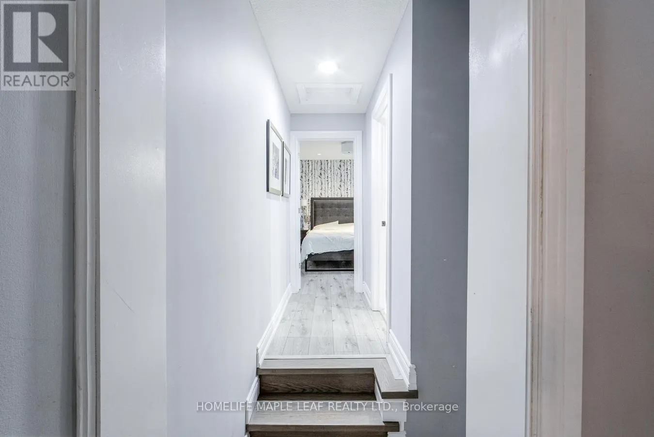 12 ADAMSON STREET N