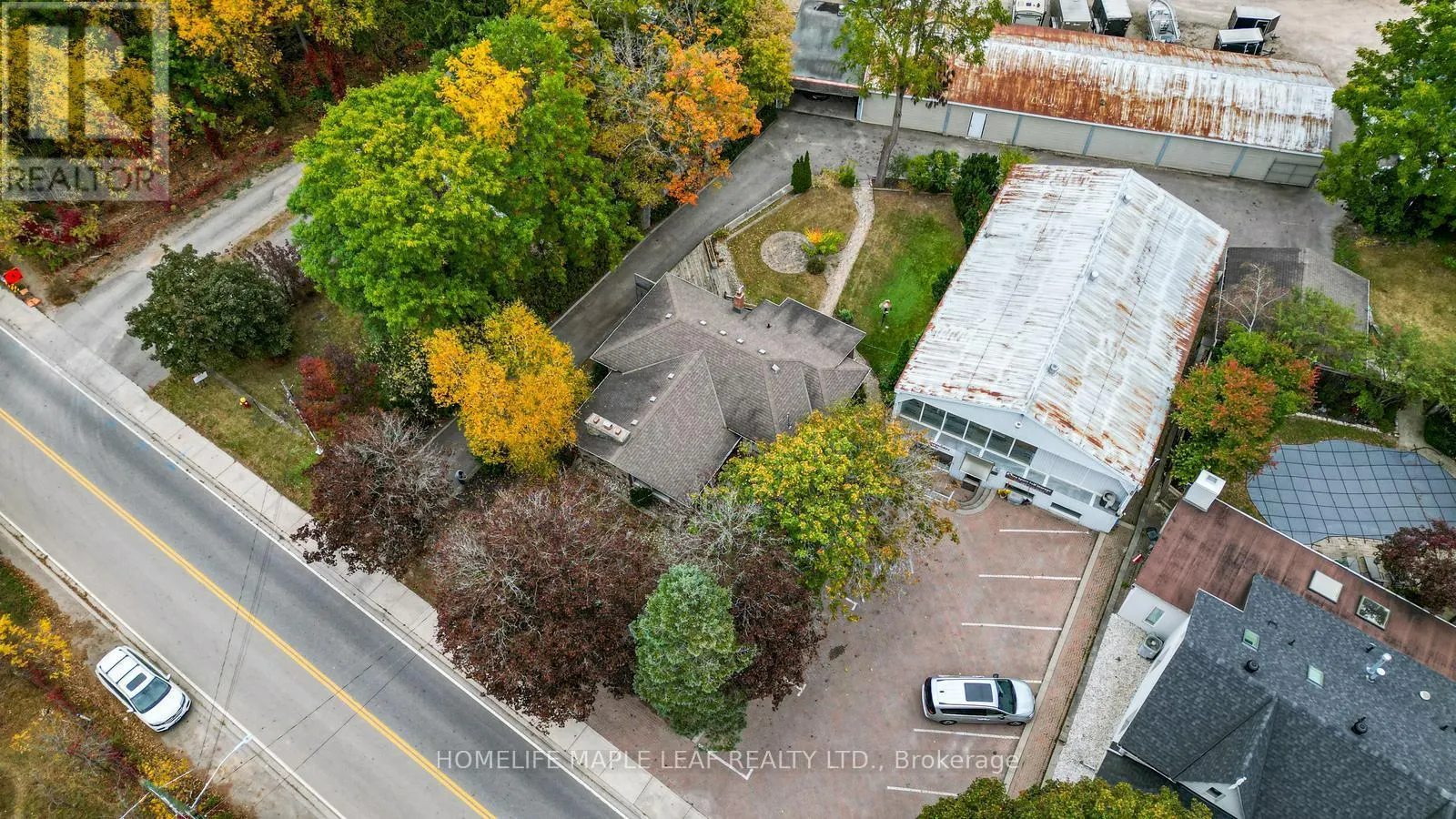 18 ADAMSON STREET S
