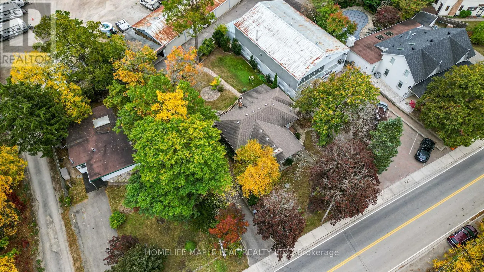 18 ADAMSON STREET S