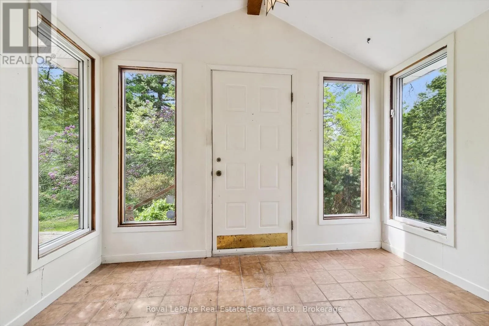 1118 MELVIN AVENUE