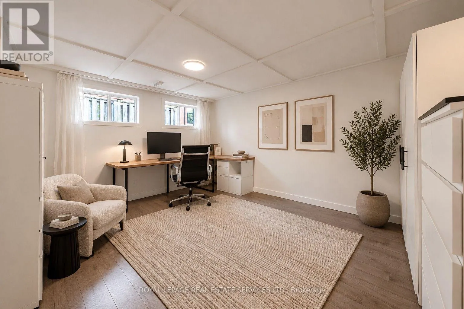 1254 NAPIER CRESCENT