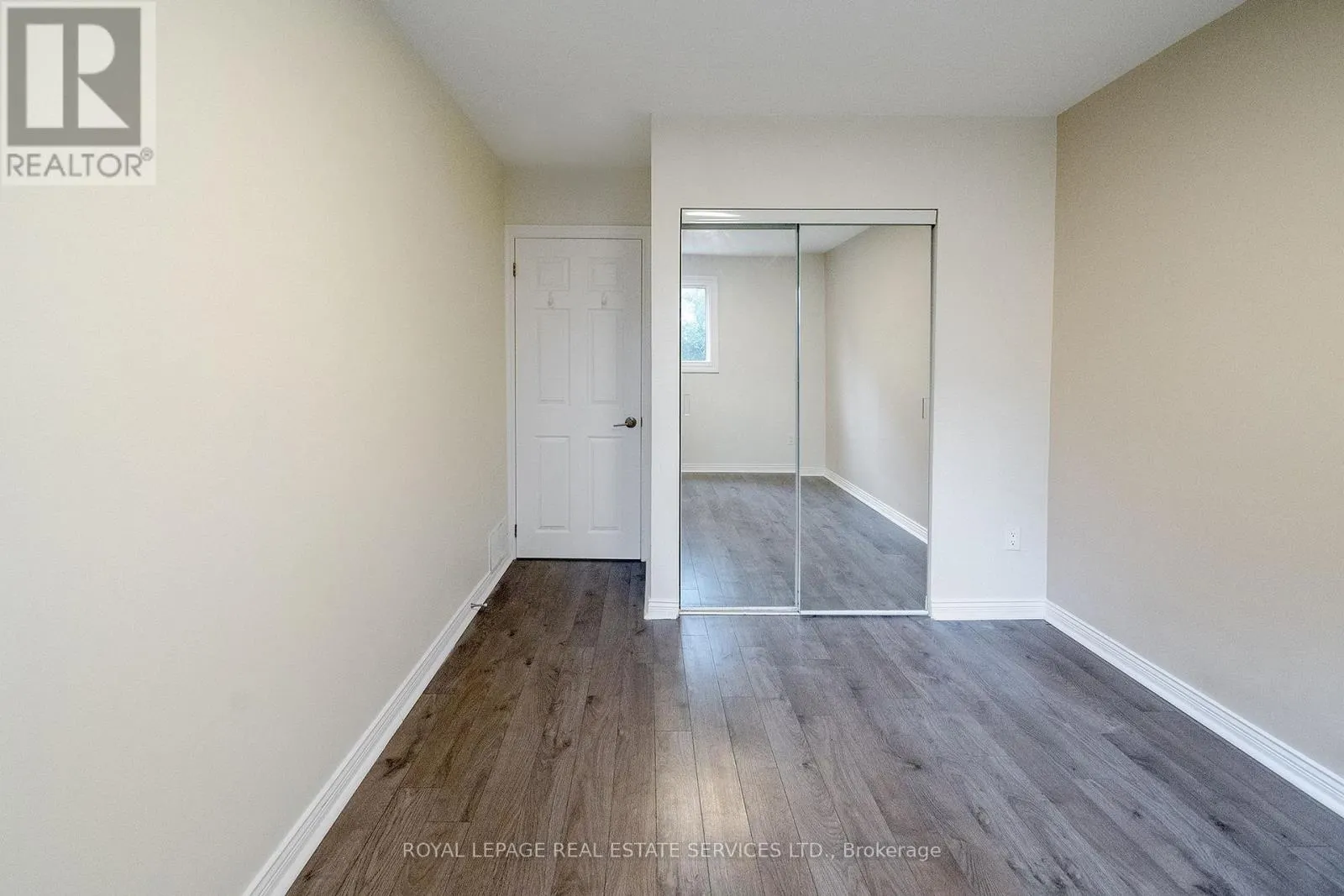 1254 NAPIER CRESCENT