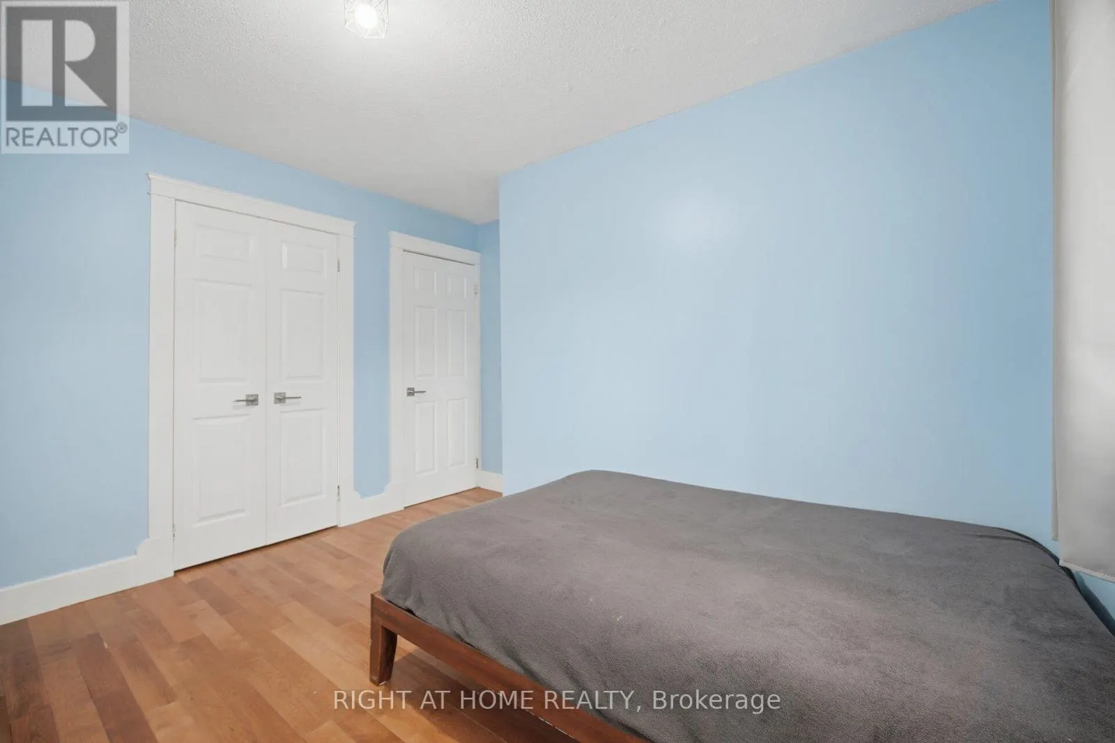 1527 FORESTDALE COURT